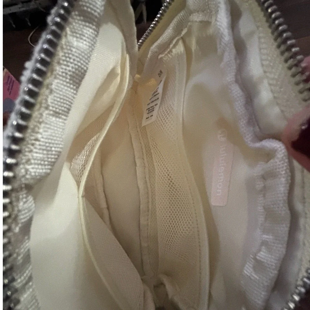 Lululemon Beltbag‎ Sherpa Ivory-White